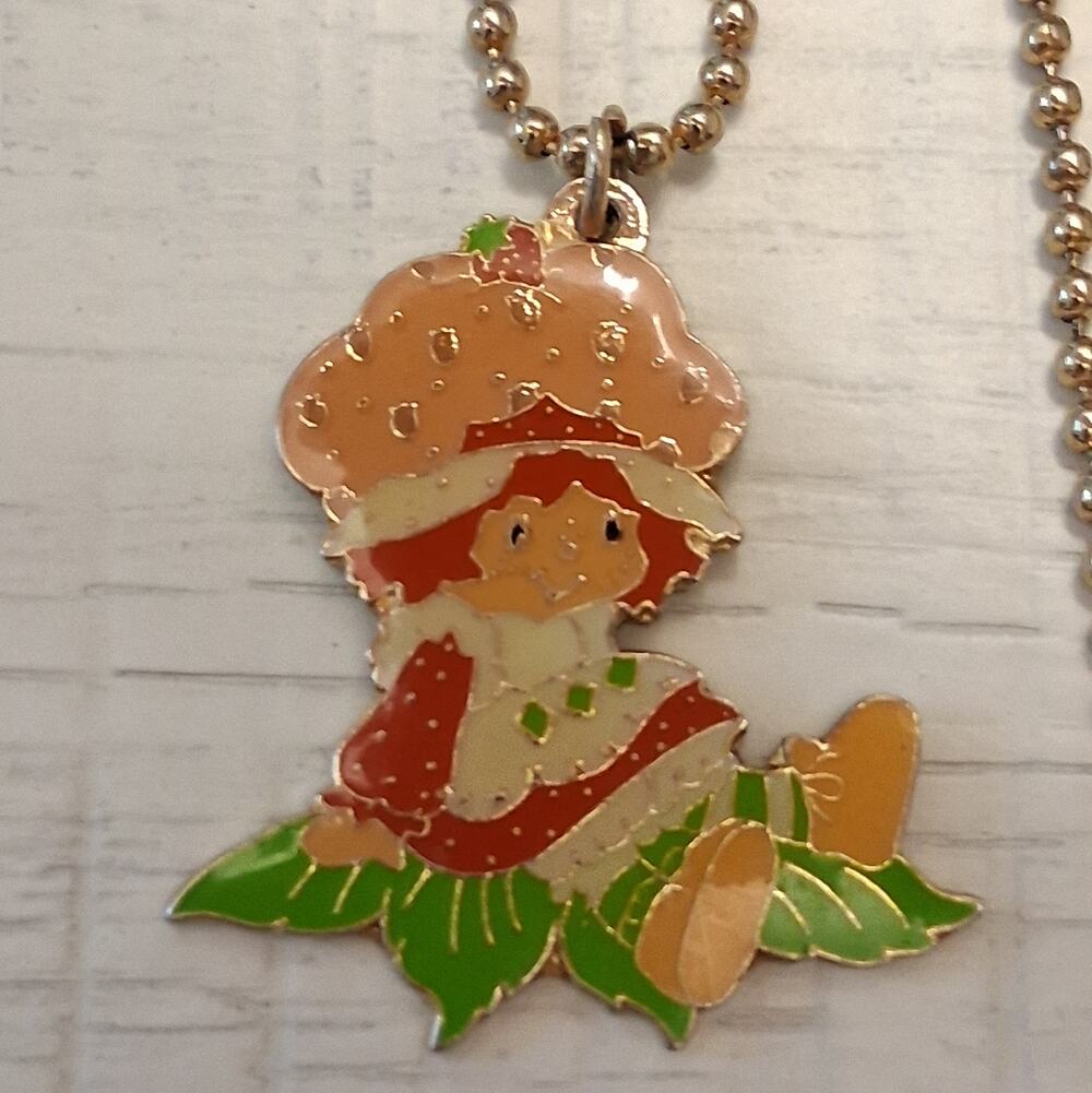 Vintage Strawberry Shortcake Metal Pendant on Ball Chain Necklace Gold Tone 2002